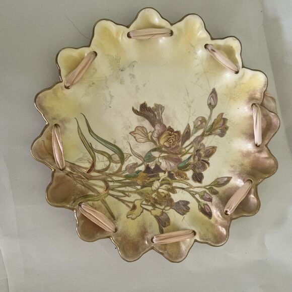 Doulton Burslem "Spanish Ware" Cabinet Plate Floral Pattern - Picture 1 of 7